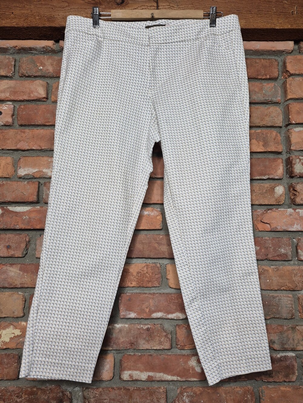 Crosby Printed Beck Cropped Pants Size 12 White Beige Geometric Stretch - Picture 2 of 8